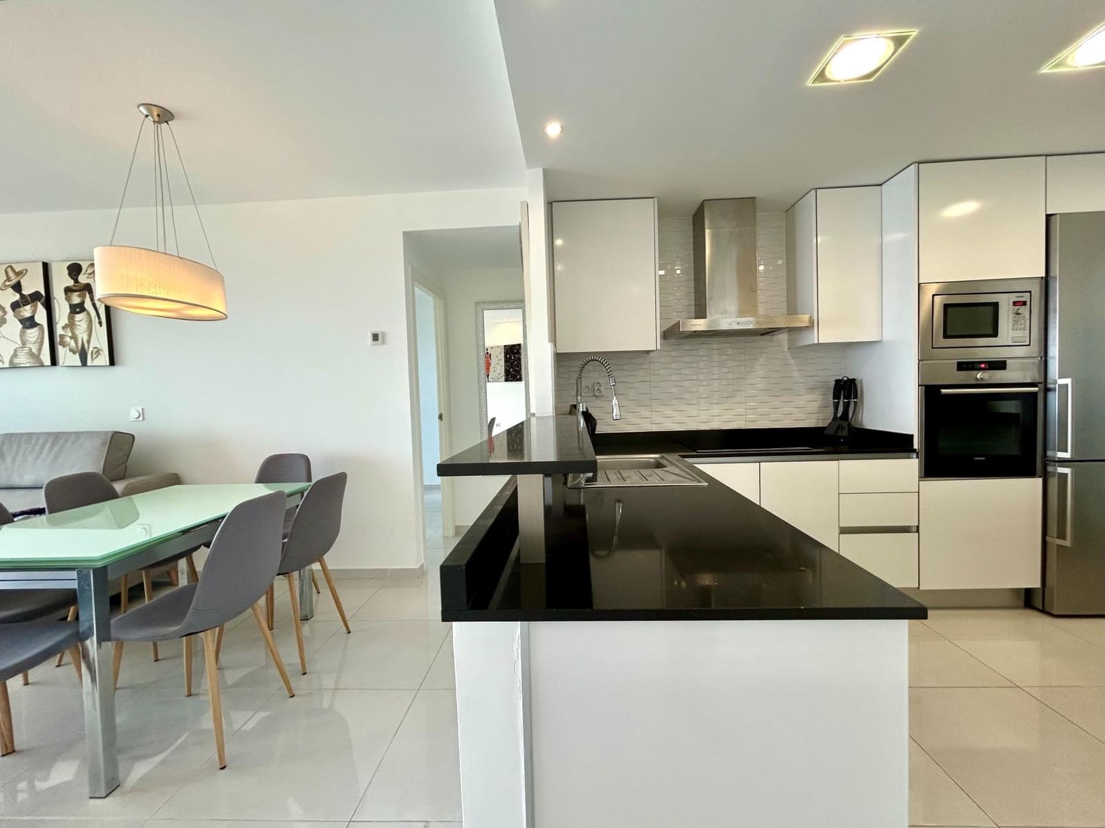 Apartamento de 3 habitaciones en Punta Prima en venta con piscina - 580.000 € (Ref: 10086700)