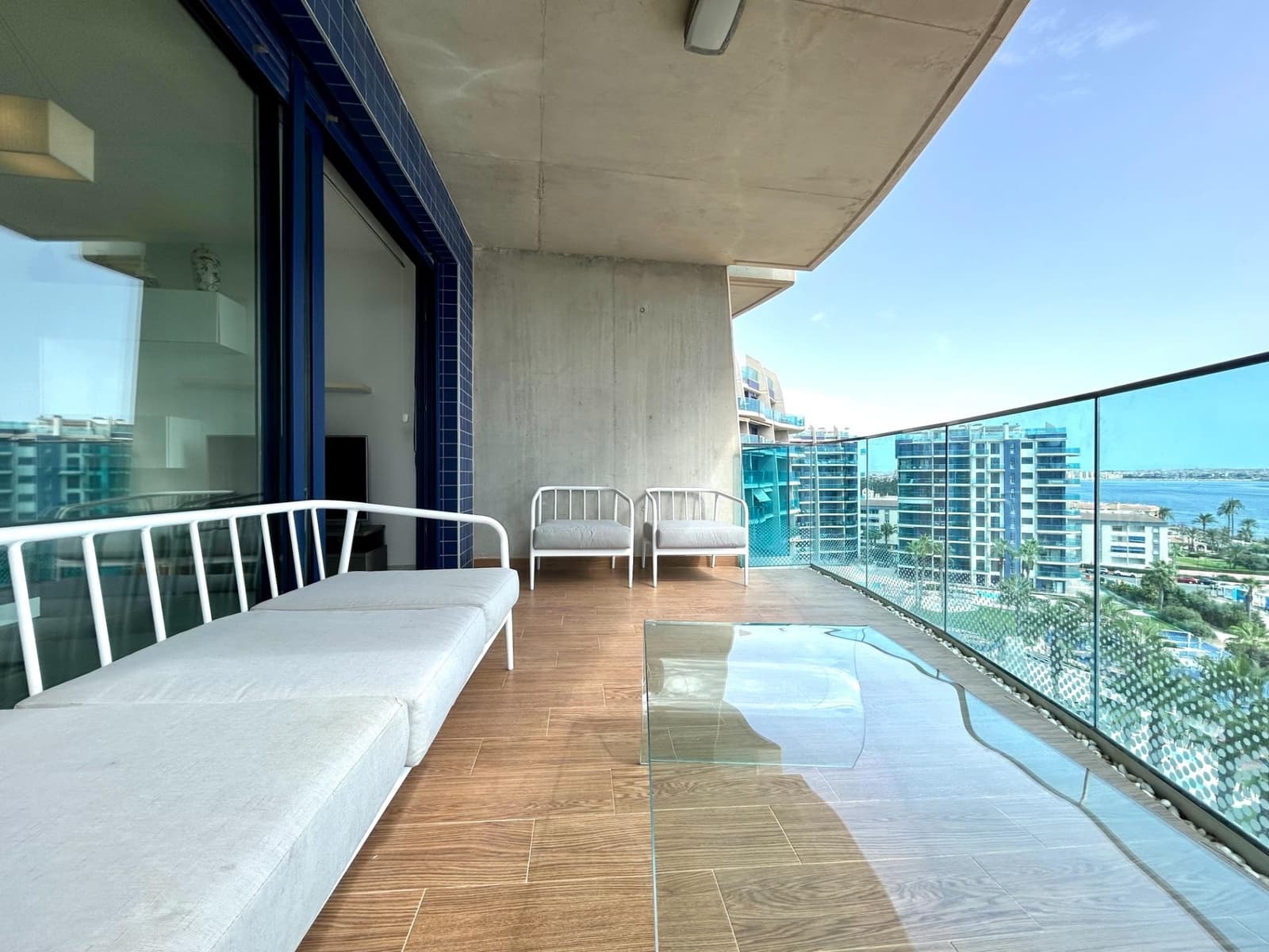 Apartamento de 3 habitaciones en Punta Prima en venta con piscina - 580.000 € (Ref: 10086700)