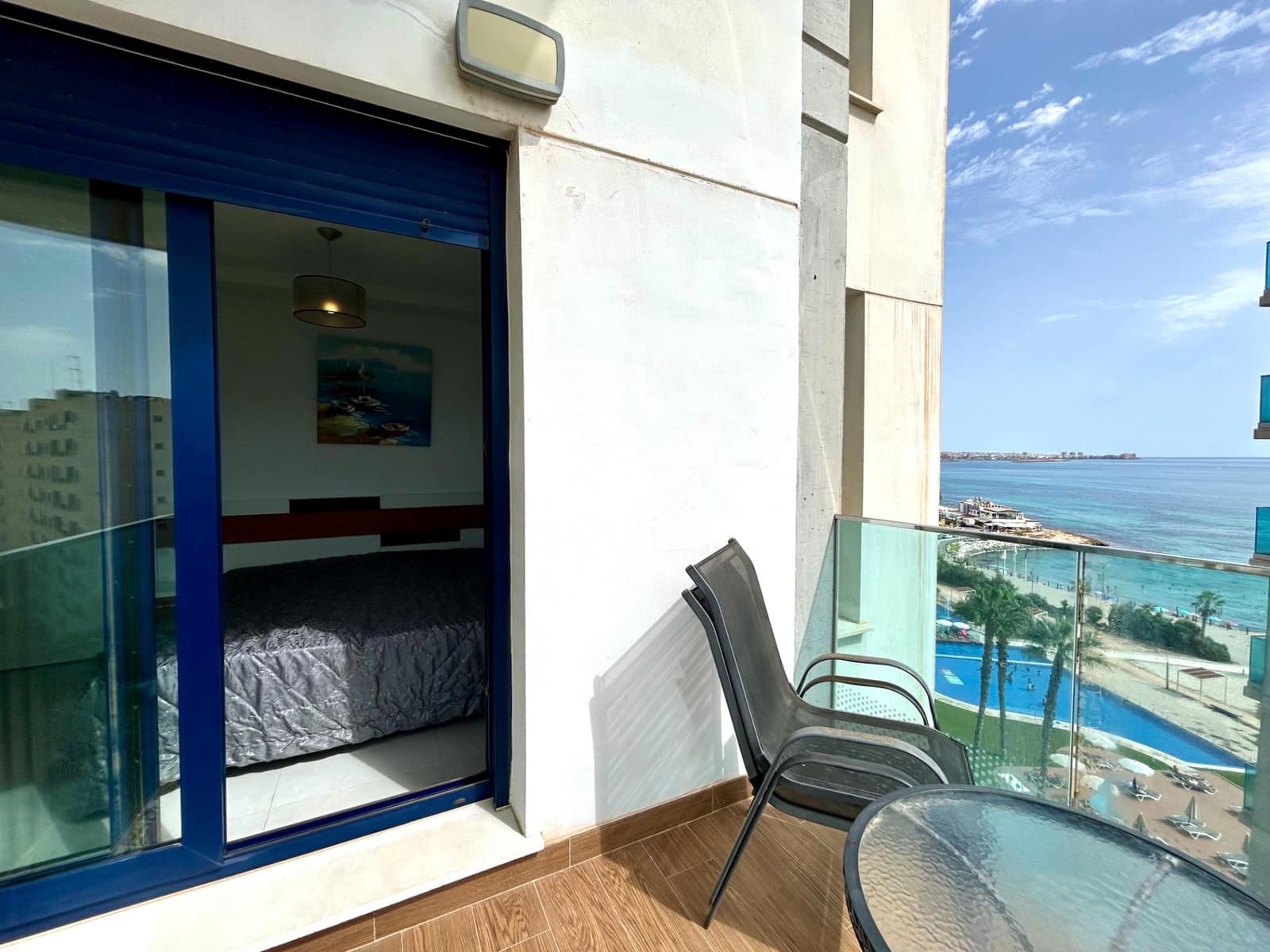 Apartamento de 3 habitaciones en Punta Prima en venta con piscina - 580.000 € (Ref: 10086700)