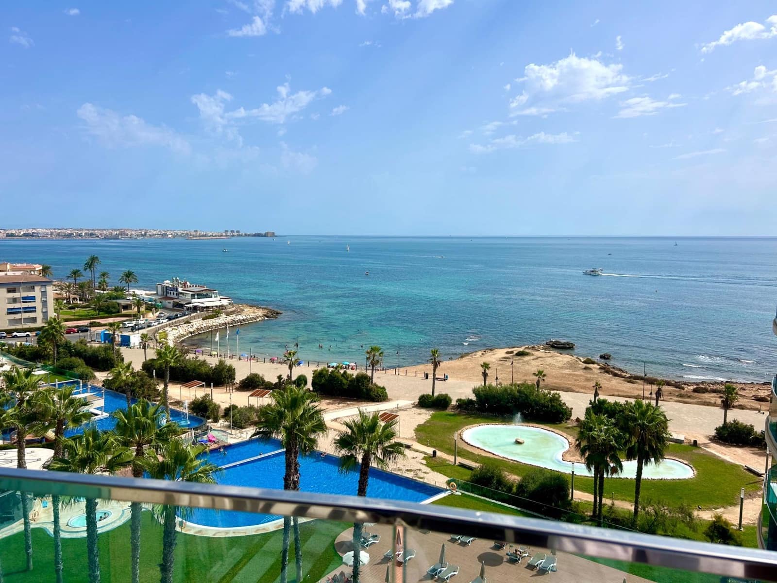 Apartamento de 3 habitaciones en Punta Prima en venta con piscina - 580.000 € (Ref: 10086700)