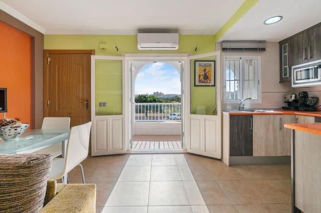 Apartamento de 2 habitaciones en Los Europeos, Torrevieja en venta - 215.000 € (Ref: 10086701)