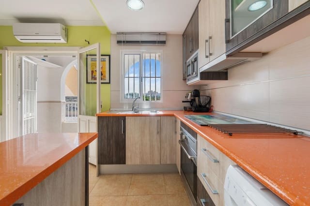 Apartamento de 2 habitaciones en Los Europeos, Torrevieja en venta - 215.000 € (Ref: 10086701)