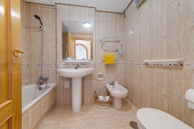 Apartamento de 2 habitaciones en Dehesa de Campoamor, Orihuela en venta con piscina - 279.990 € (Ref: 10086703)