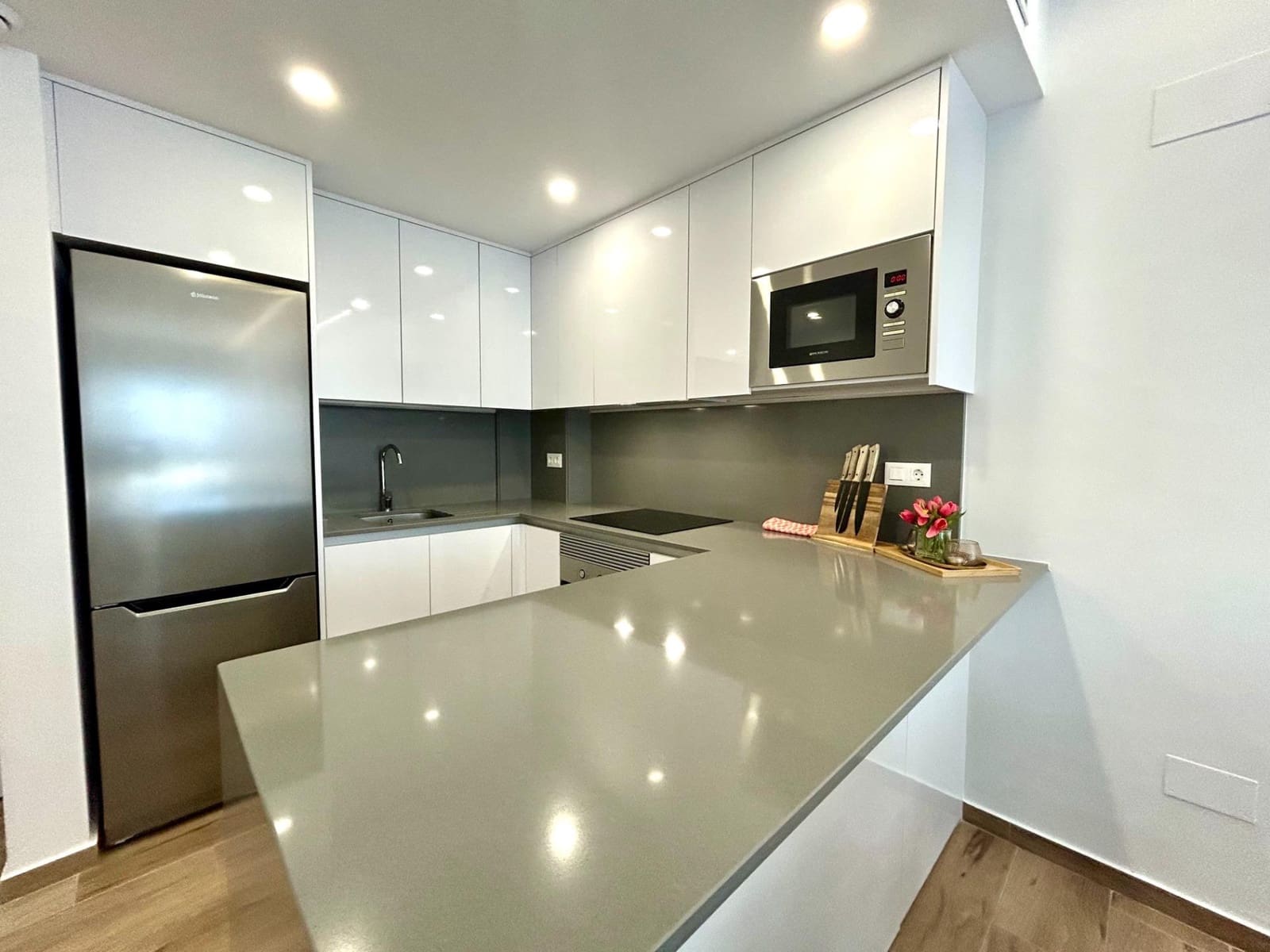 Apartamento de 2 habitaciones en Villamartin en venta con piscina - 299.000 € (Ref: 10086710)