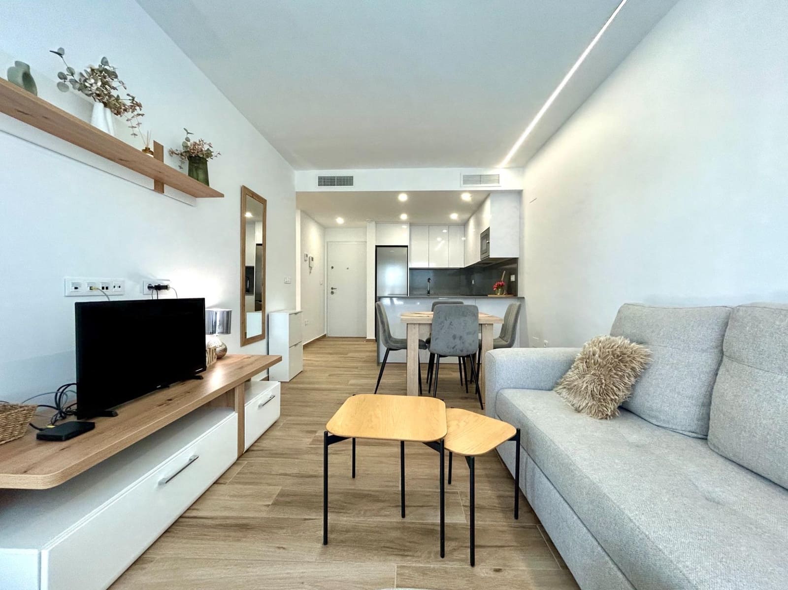 Apartamento de 2 habitaciones en Villamartin en venta con piscina - 299.000 € (Ref: 10086710)