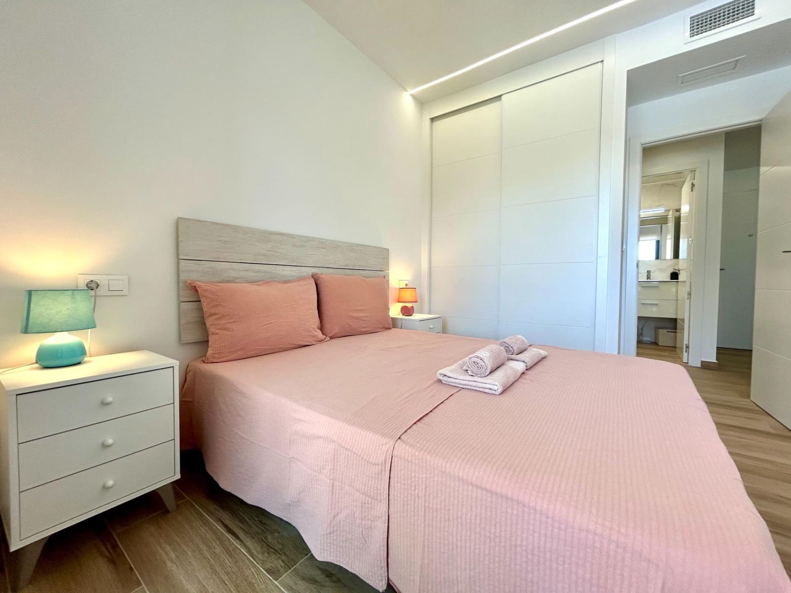 Apartamento de 2 habitaciones en Villamartin en venta con piscina - 299.000 € (Ref: 10086710)