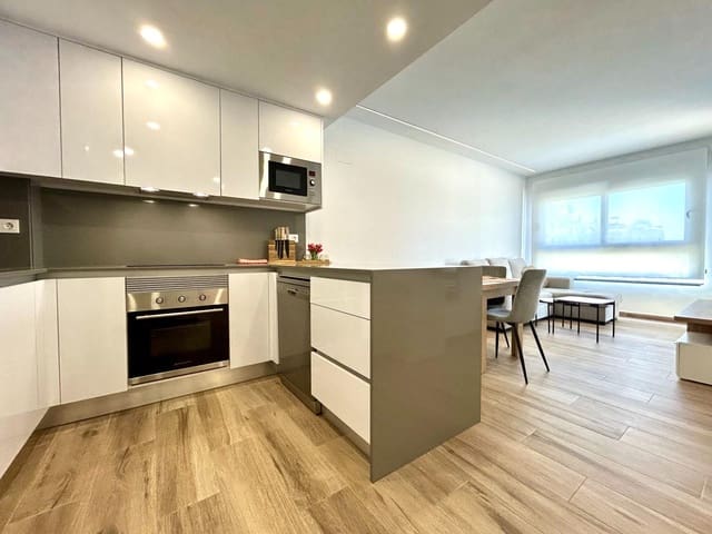 Apartamento de 2 habitaciones en Villamartin, Orihuela en venta con piscina - 299.000 € (Ref: 10086710)