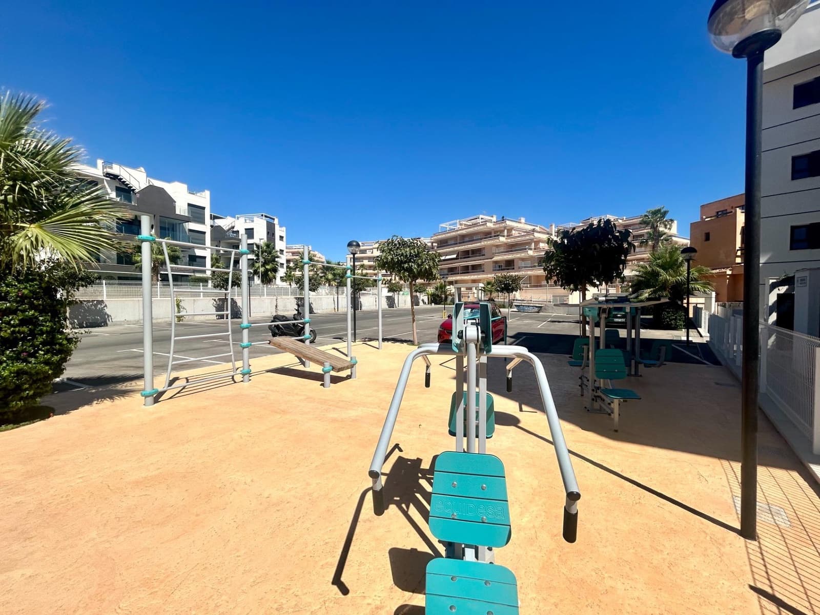 Apartamento de 2 habitaciones en Villamartin en venta con piscina - 299.000 € (Ref: 10086710)