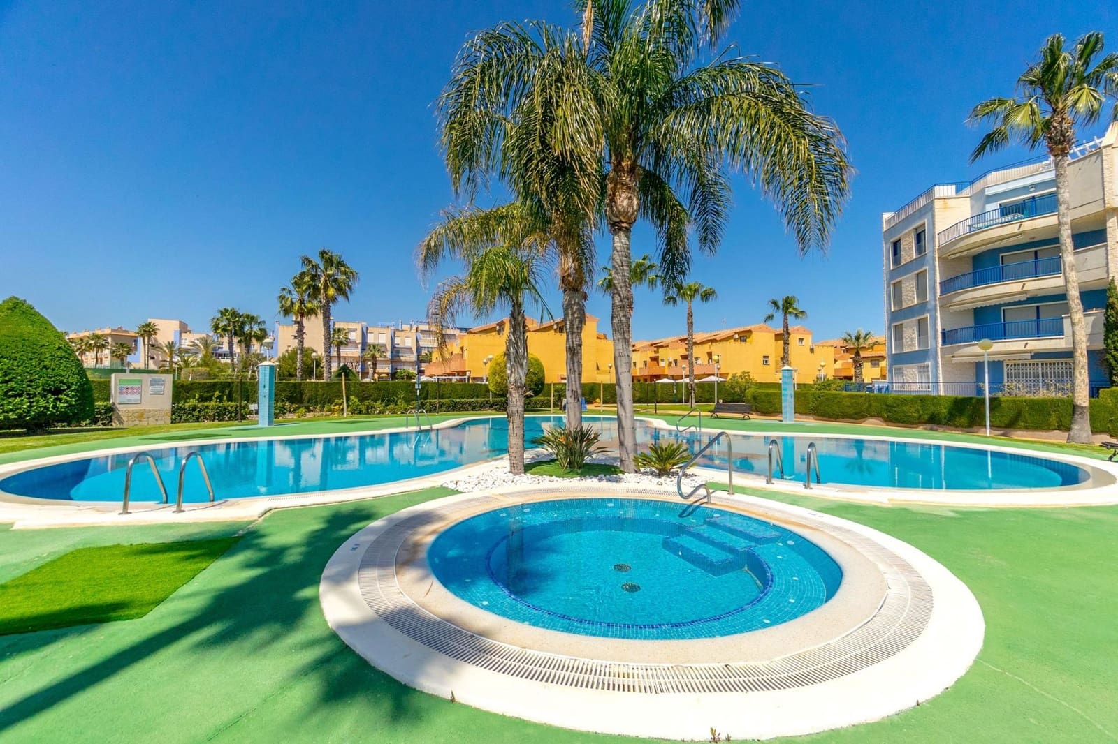 2 soveværelse Lejlighed til salg i Campoamor med swimmingpool - € 295.000 (Ref: 10100454)