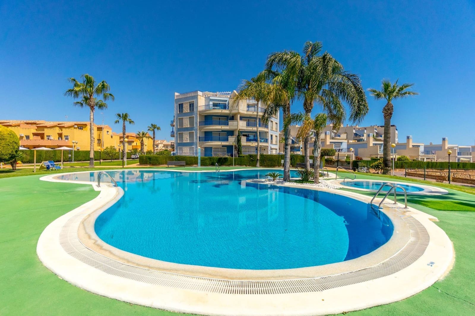 2 soveværelse Lejlighed til salg i Campoamor med swimmingpool - € 295.000 (Ref: 10100454)