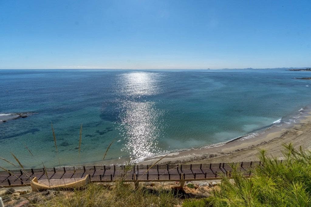 7 sypialnia Willa na sprzedaż w Campoamor z basenem garażem - 1 300 000 € (Ref: 10120208)