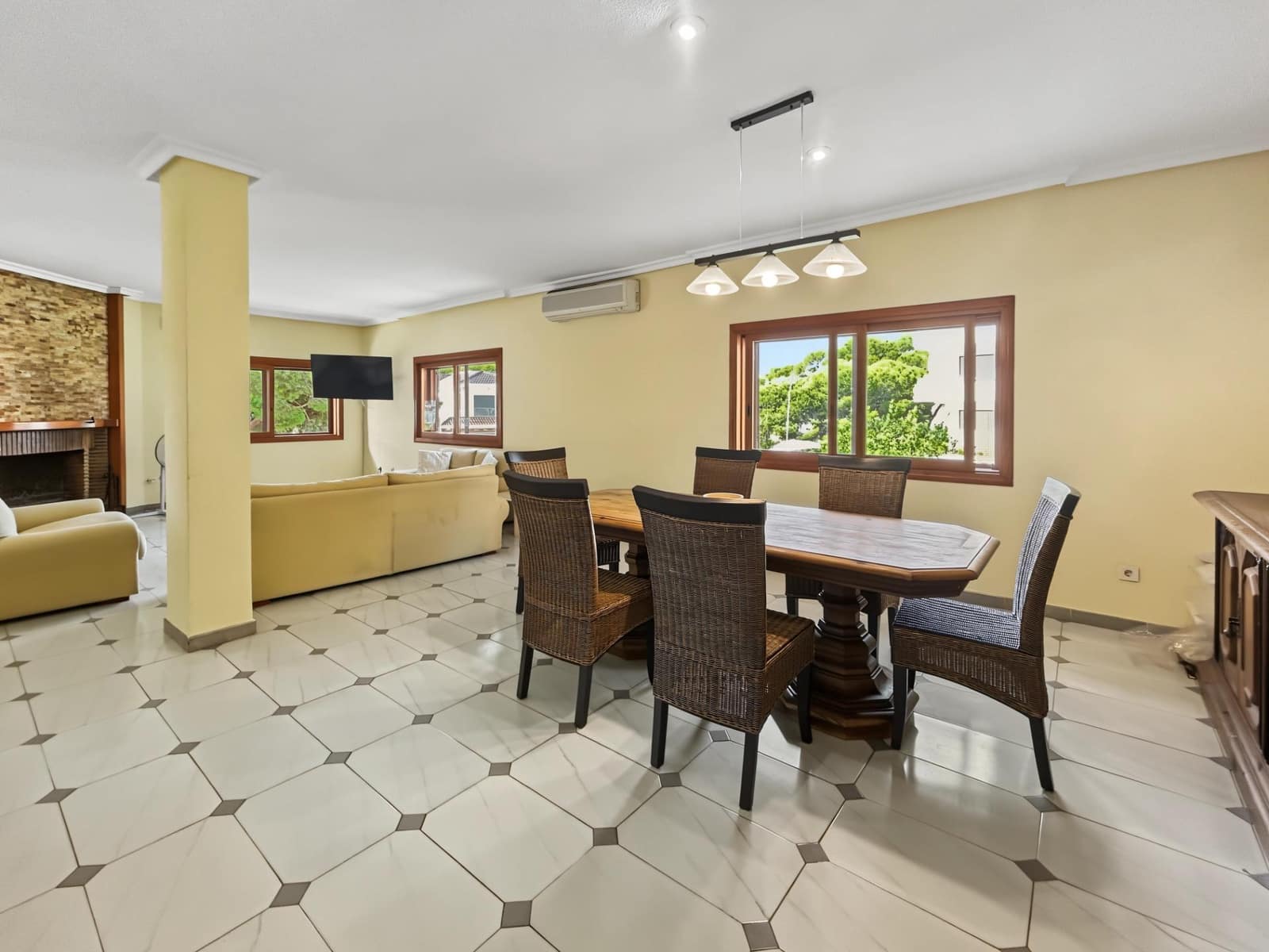 7 sypialnia Willa na sprzedaż w Campoamor z basenem garażem - 1 300 000 € (Ref: 10120208)