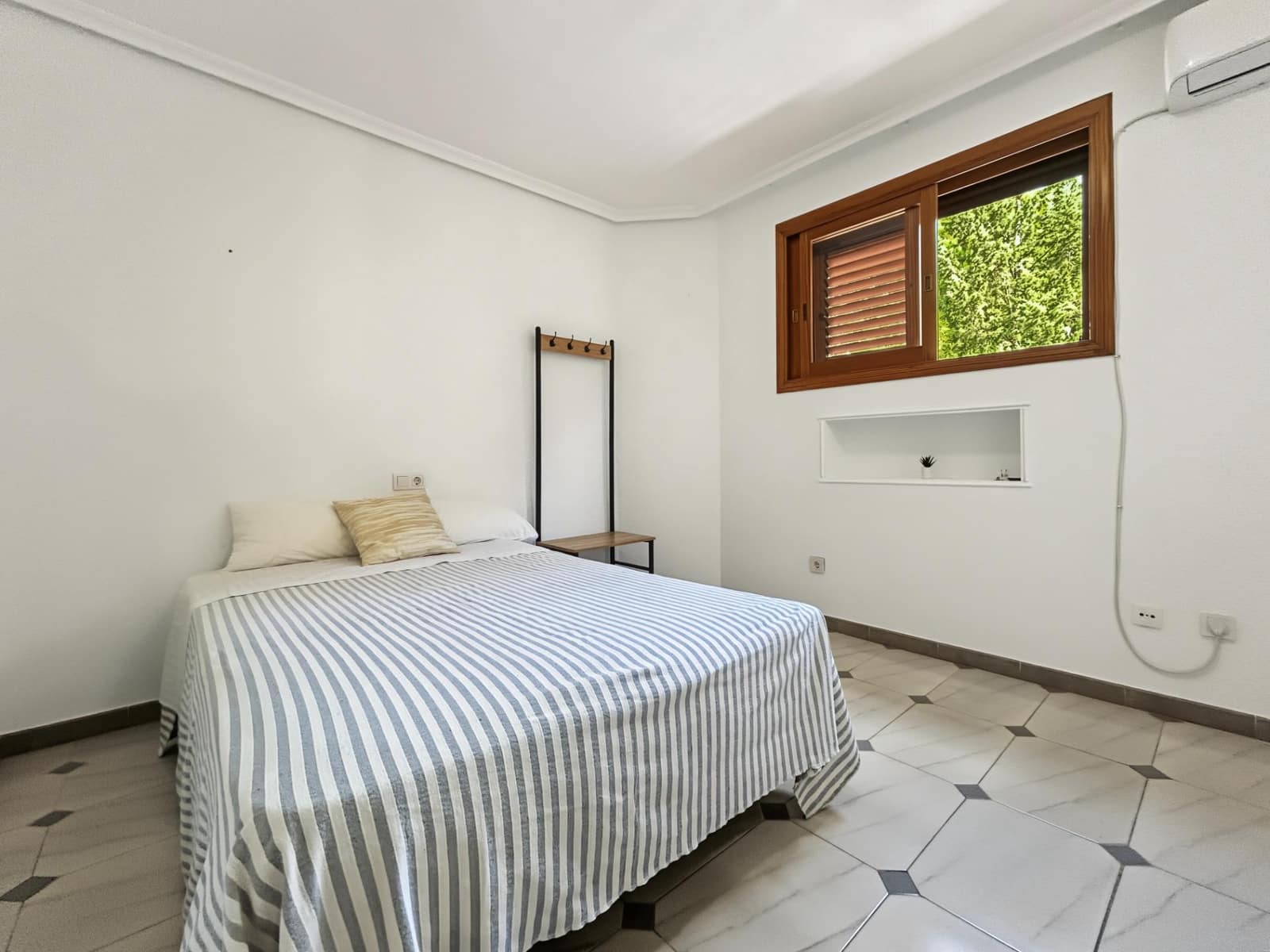 7 sypialnia Willa na sprzedaż w Campoamor z basenem garażem - 1 300 000 € (Ref: 10120208)
