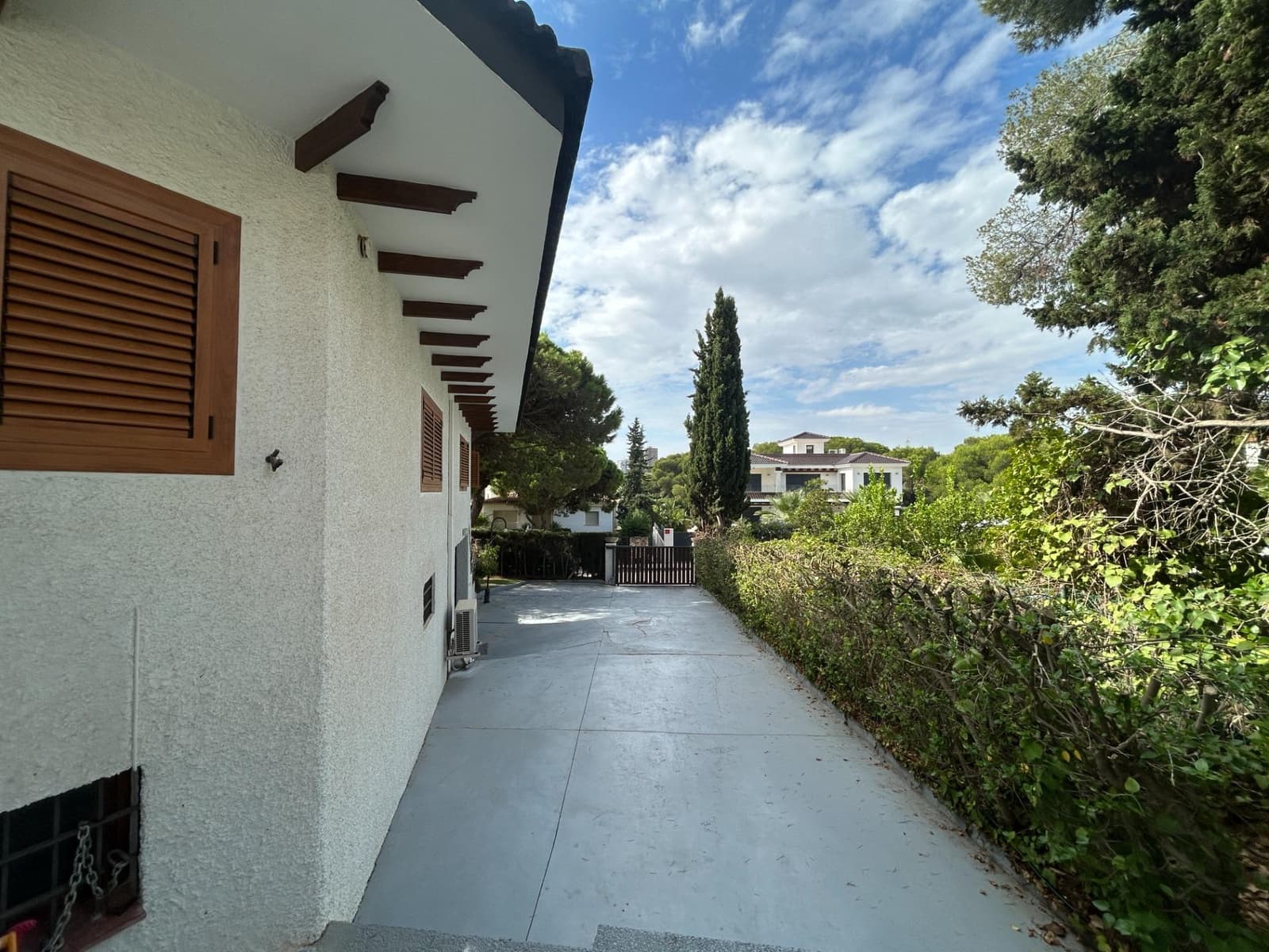 7 sypialnia Willa na sprzedaż w Campoamor z basenem garażem - 1 300 000 € (Ref: 10120208)
