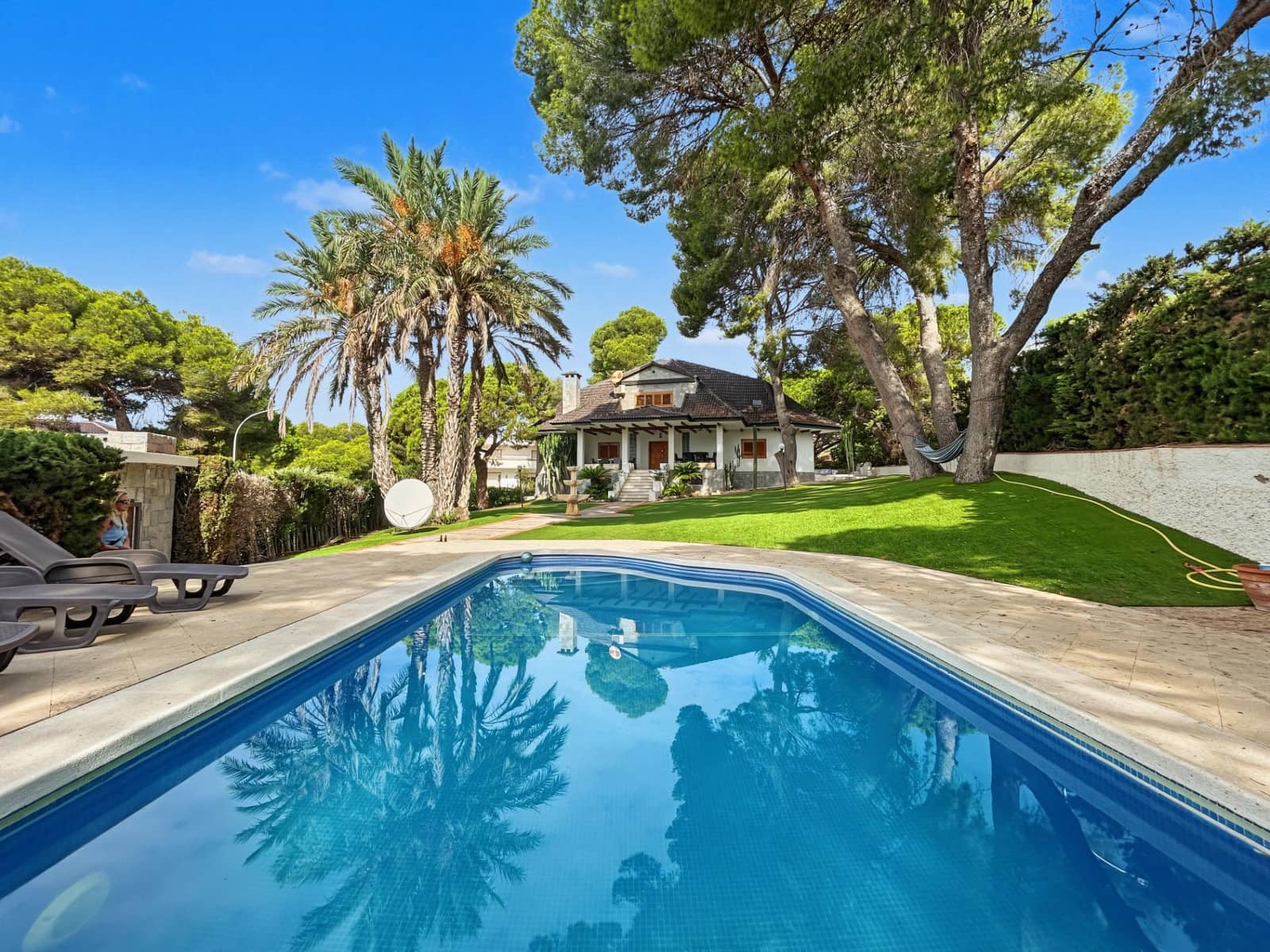 7 sypialnia Willa na sprzedaż w Campoamor z basenem garażem - 1 300 000 € (Ref: 10120208)
