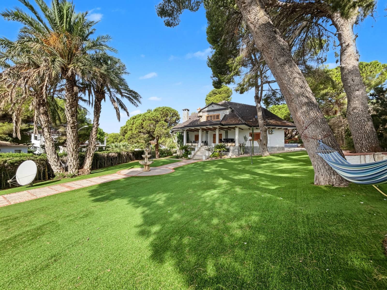 7 sypialnia Willa na sprzedaż w Campoamor z basenem garażem - 1 300 000 € (Ref: 10120208)
