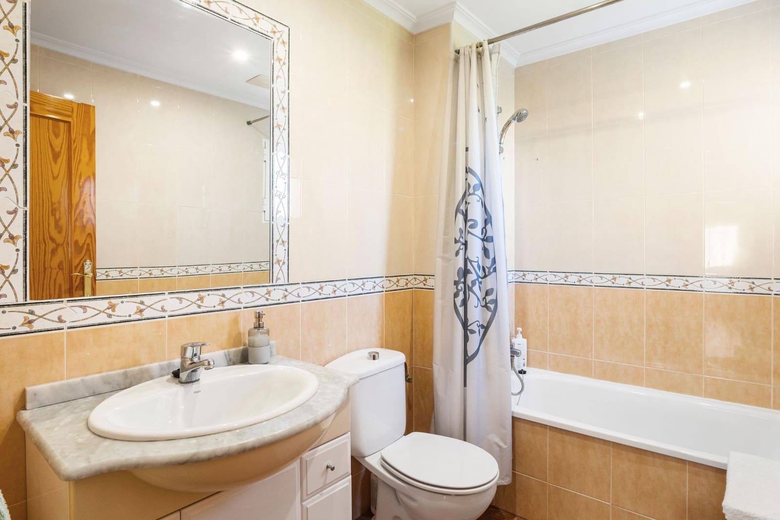 3 bedroom Apartment for sale in Dehesa de Campoamor with pool - € 229,500 (Ref: 9860414)