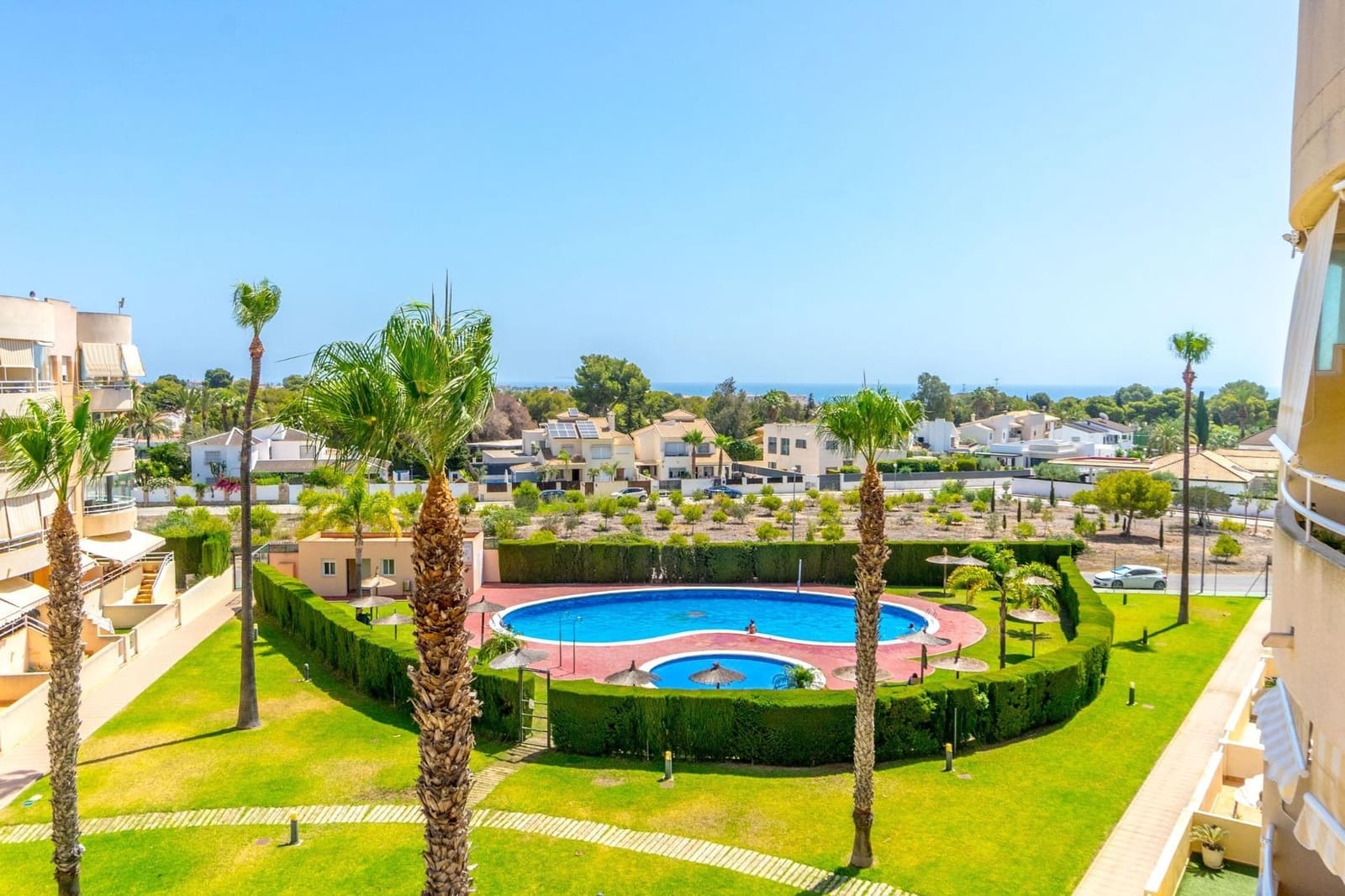 3 bedroom Apartment for sale in Dehesa de Campoamor with pool - € 229,500 (Ref: 9860414)