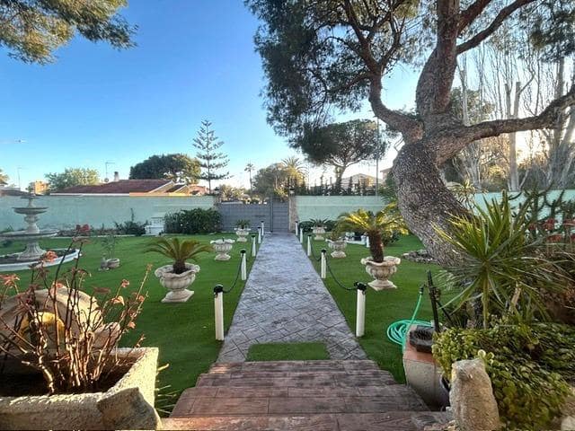 3 bedroom Villa for sale in Dehesa de Campoamor with pool garage - € 985,000 (Ref: 9860415)