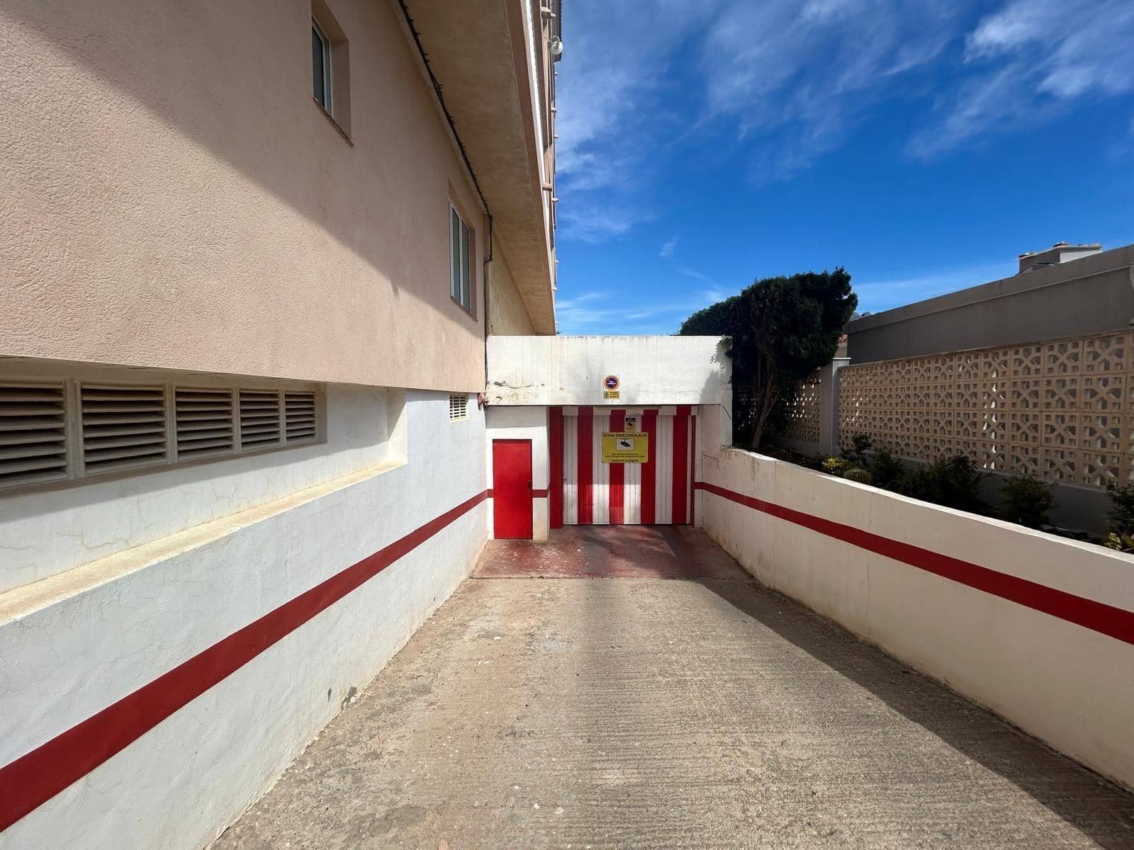 Garage for sale in Punta Prima - € 10,500 (Ref: 9860420)
