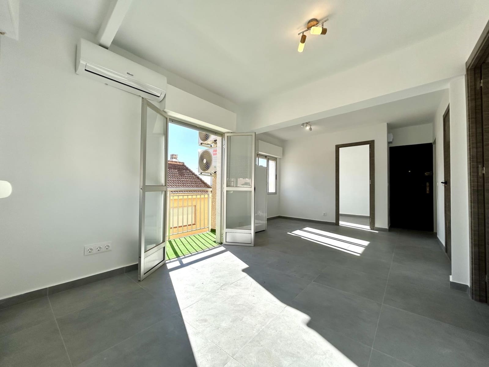 2 bedroom Apartment for sale in Torre de la Horadada - € 142,000 (Ref: 9860438)