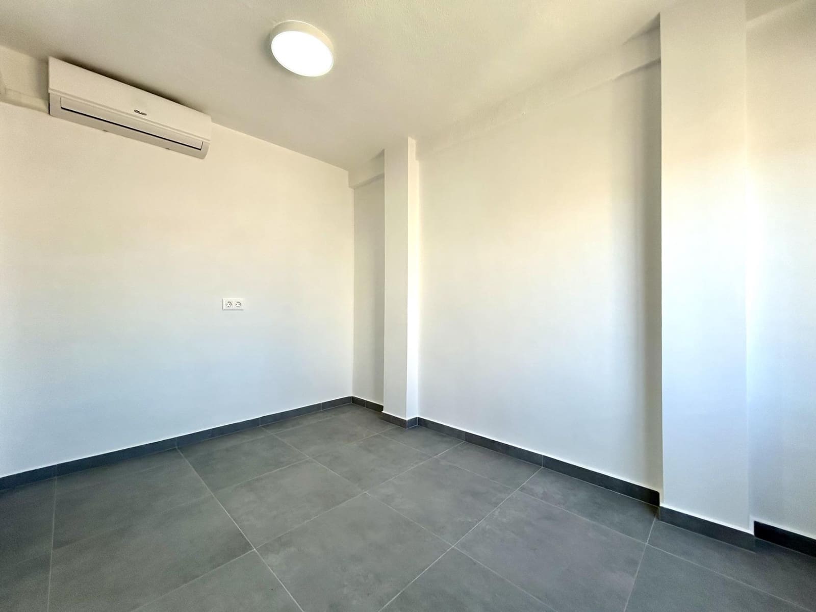 2 bedroom Apartment for sale in Torre de la Horadada - € 142,000 (Ref: 9860438)
