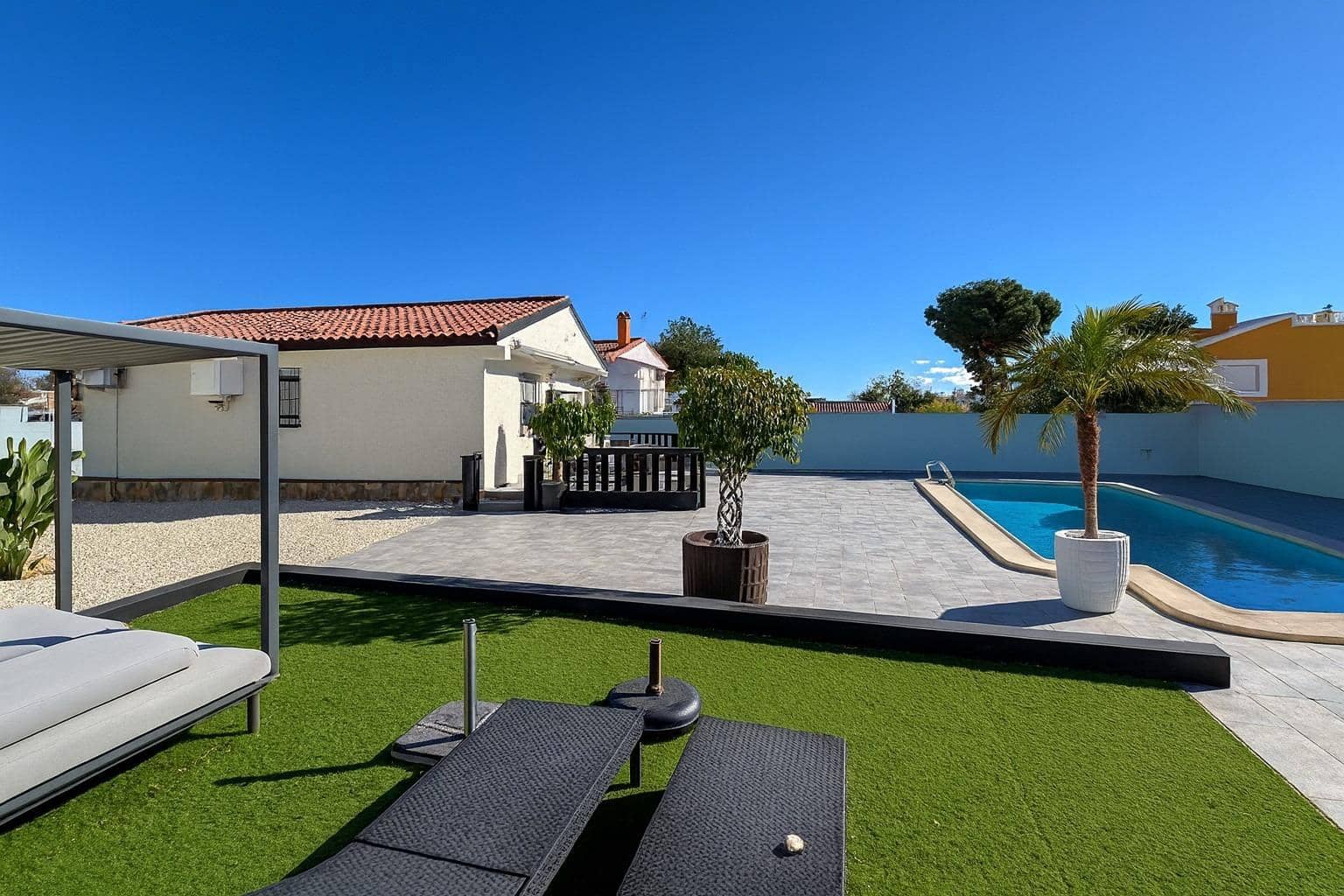 2 bedroom Villa for sale in Pinar de Campoverde with pool - € 295,000 (Ref: 9860439)
