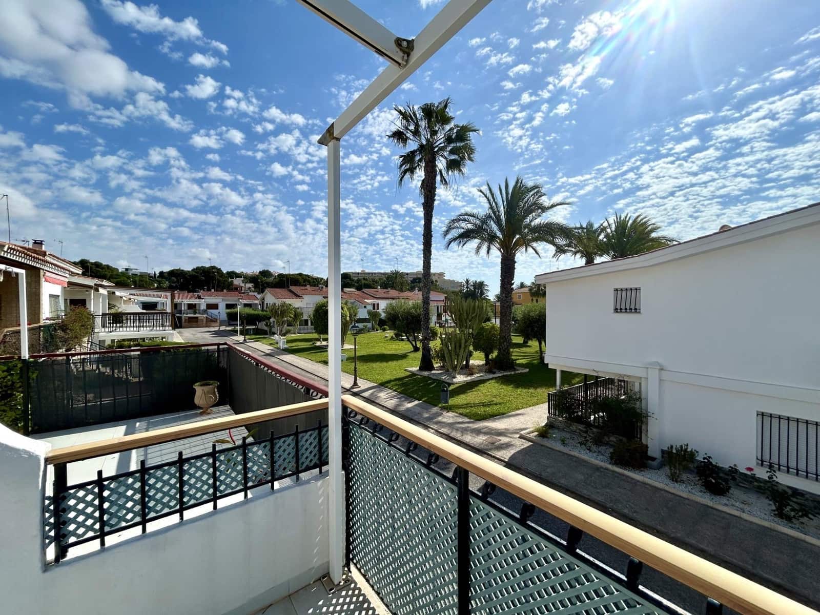 4 soverom Rekkehus til salgs i Dehesa de Campoamor med garasje - € 425 000 (Ref: 9860465)