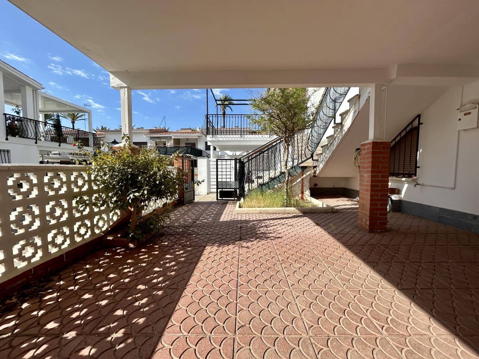 4 soverom Rekkehus til salgs i Dehesa de Campoamor med garasje - € 425 000 (Ref: 9860465)