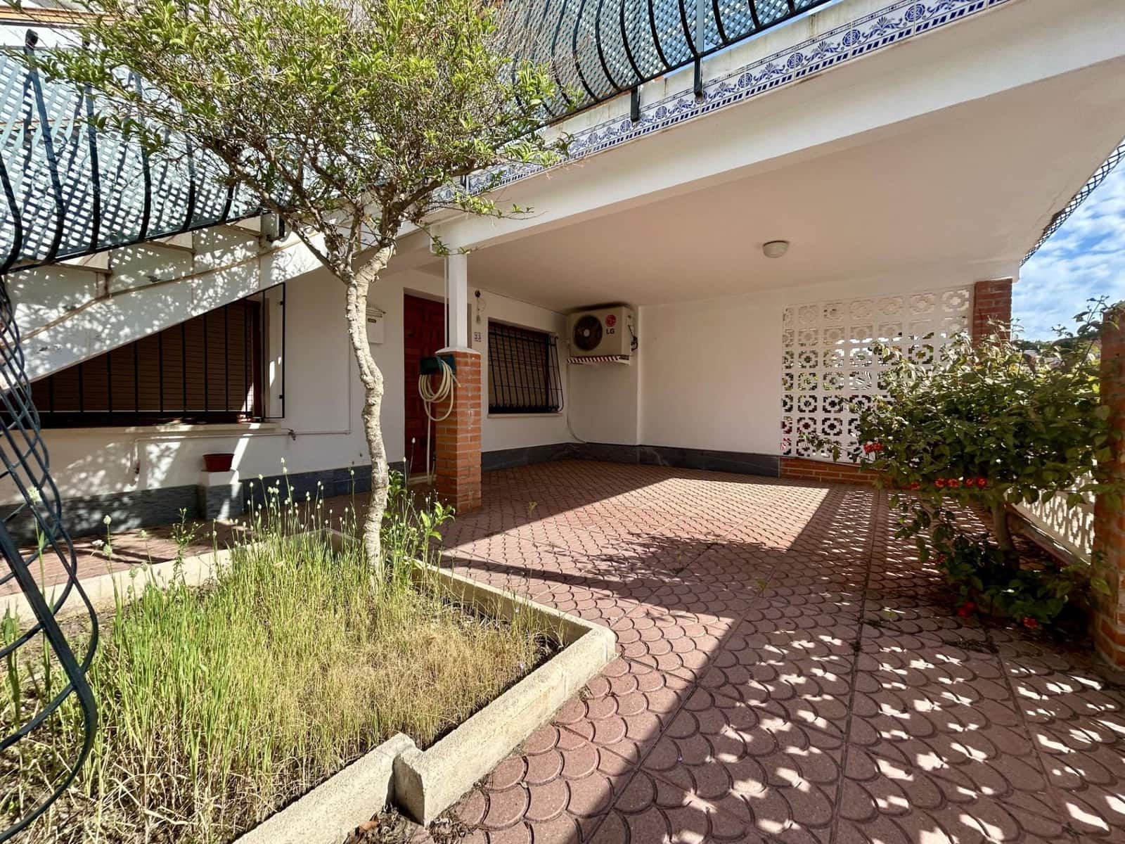 4 soverom Rekkehus til salgs i Dehesa de Campoamor med garasje - € 425 000 (Ref: 9860465)