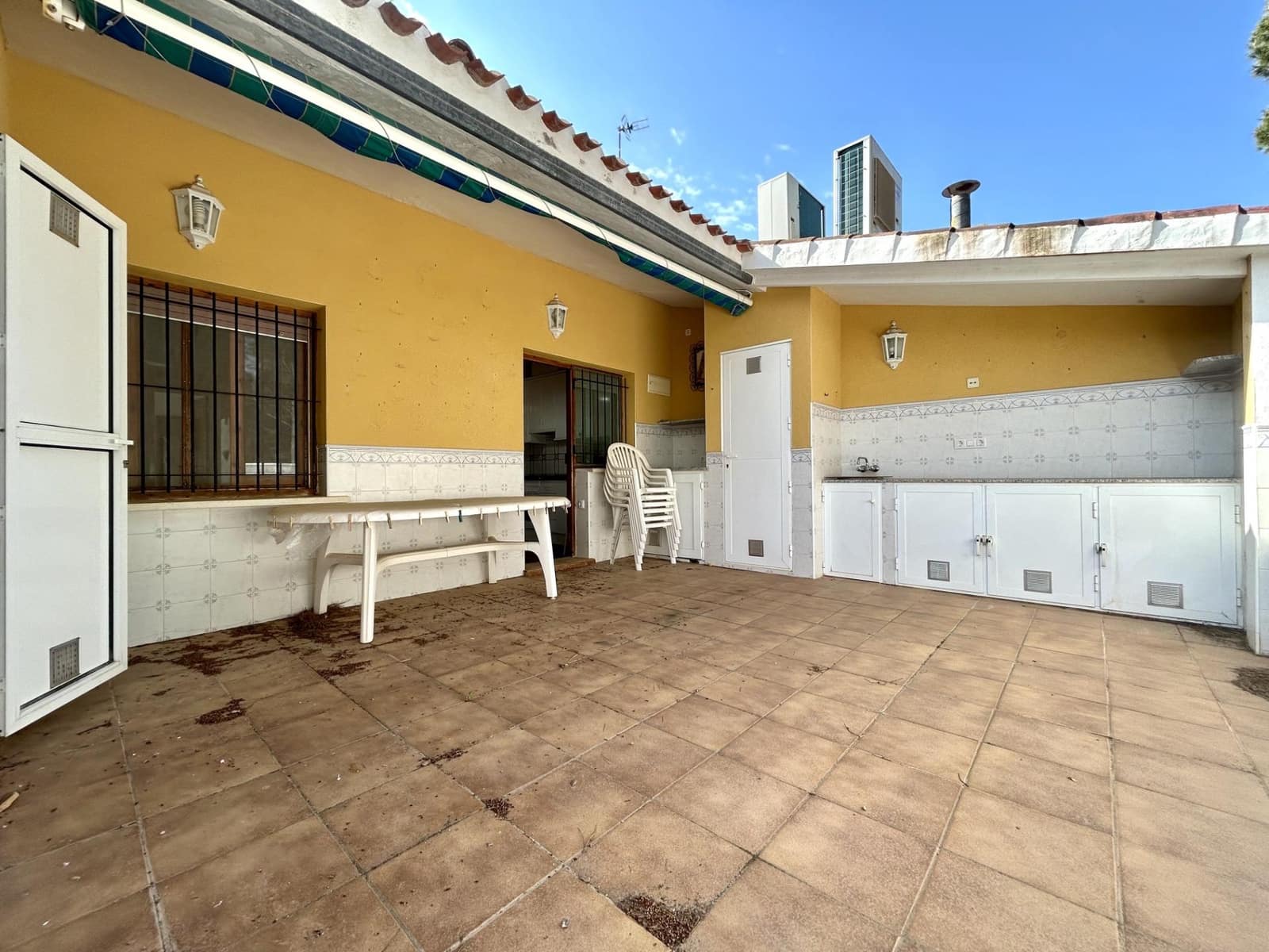 4 soverom Rekkehus til salgs i Dehesa de Campoamor med garasje - € 425 000 (Ref: 9860465)