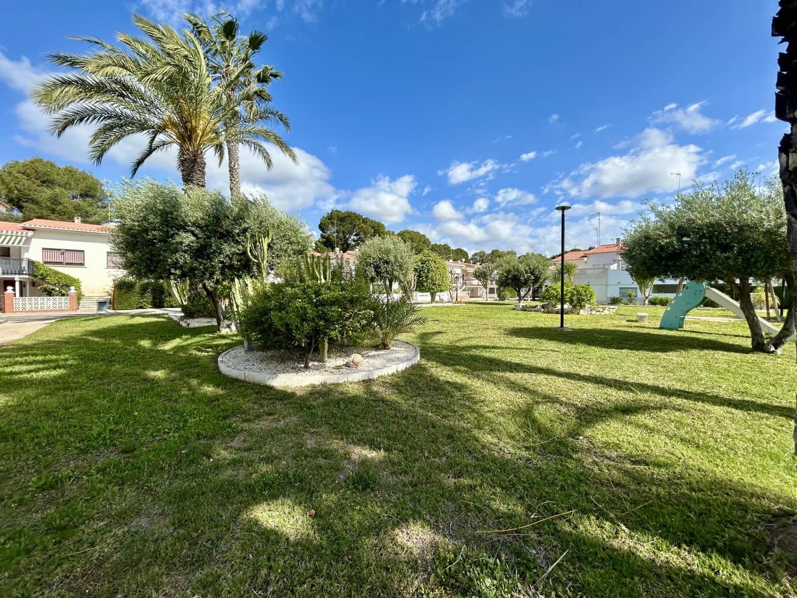 4 soverom Rekkehus til salgs i Dehesa de Campoamor med garasje - € 425 000 (Ref: 9860465)