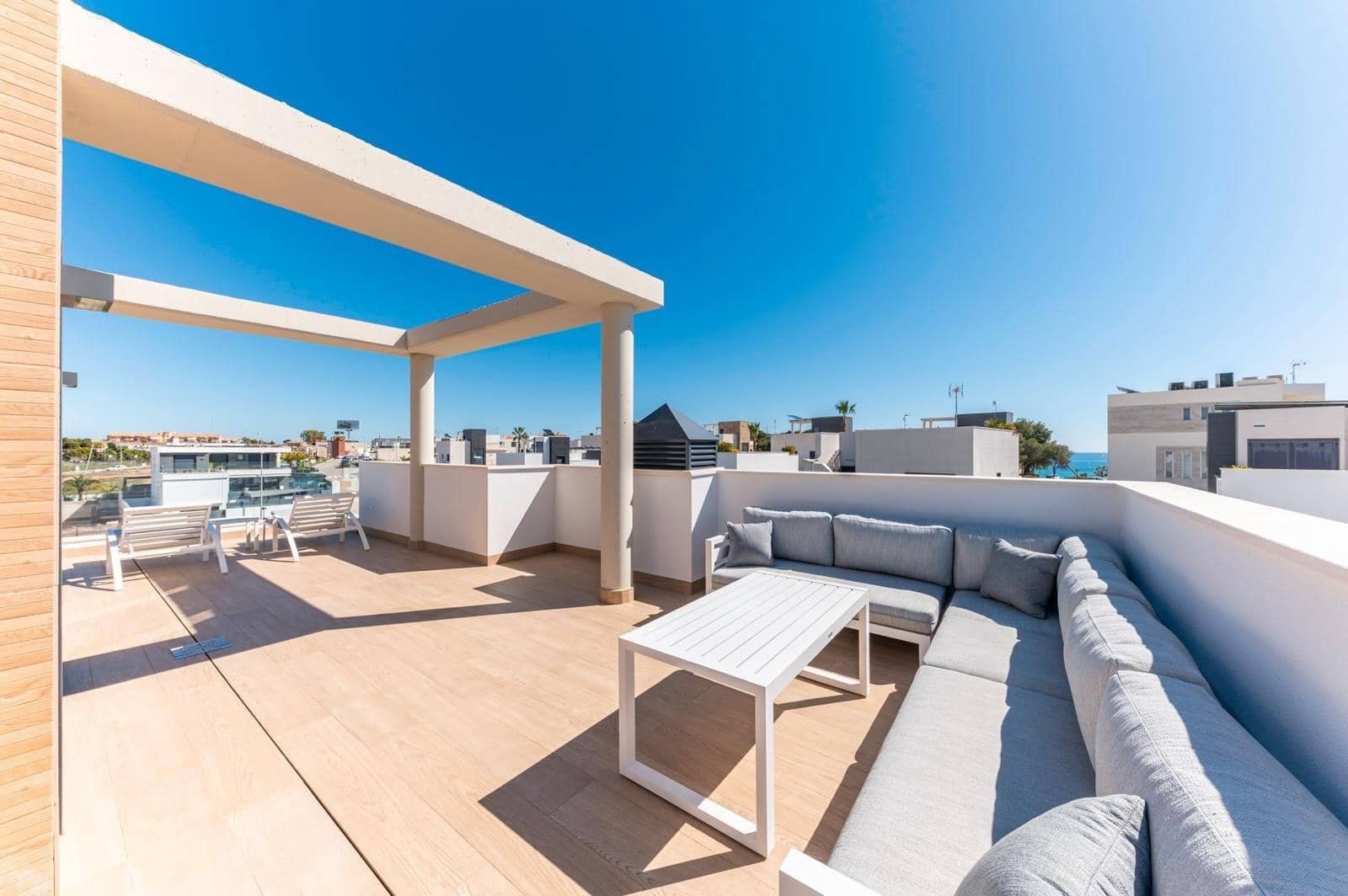 6 bedroom Villa for sale in Dehesa de Campoamor with pool garage - € 1,780,000 (Ref: 9860474)