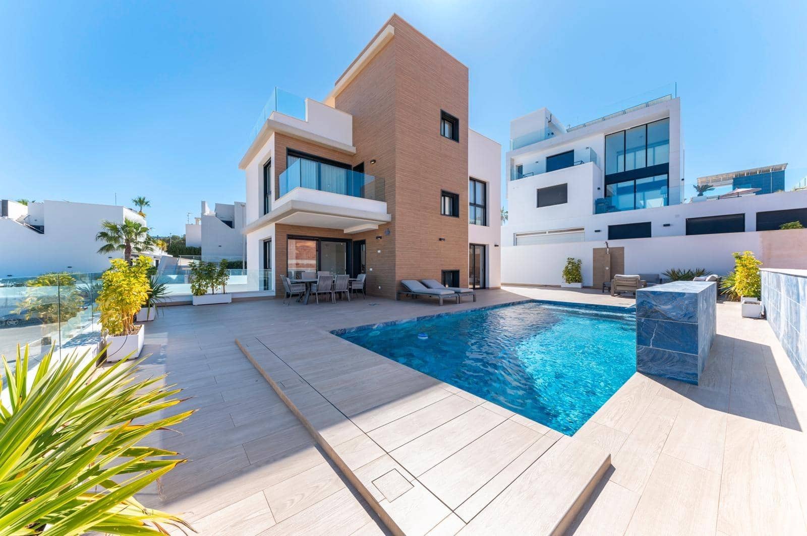6 bedroom Villa for sale in Dehesa de Campoamor with pool garage - € 1,780,000 (Ref: 9860474)