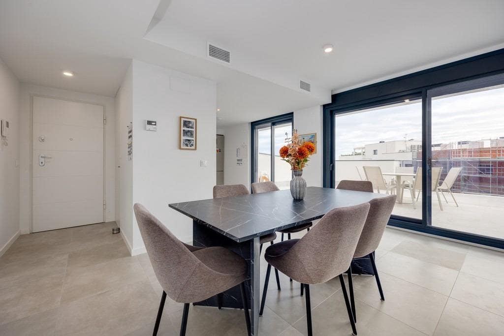 3 quarto Penthouse para venda em Dehesa de Campoamor com piscina garagem - 425 000 € (Ref: 9860487)