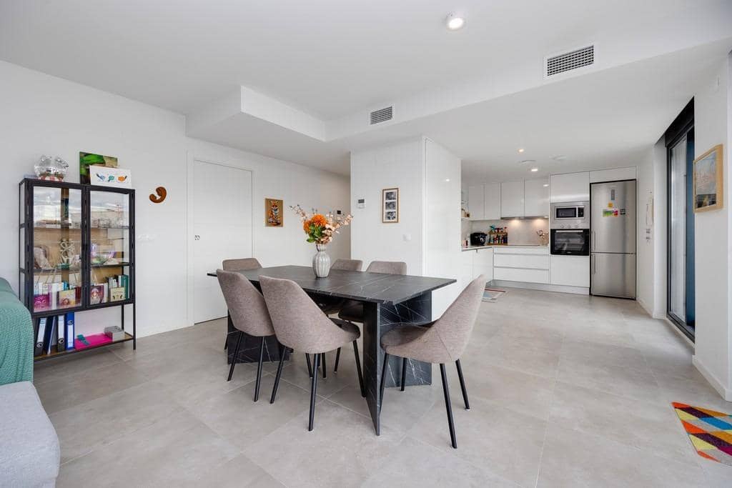 3 quarto Penthouse para venda em Dehesa de Campoamor com piscina garagem - 425 000 € (Ref: 9860487)