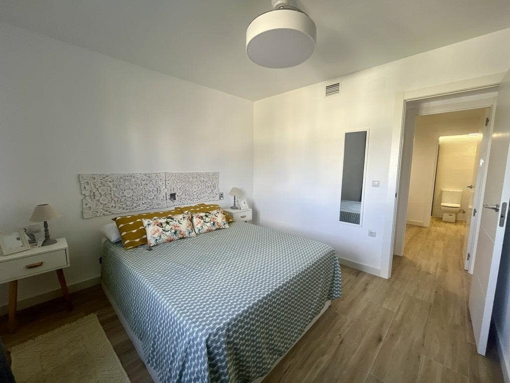 3 bedroom Apartment for sale in Punta Prima with pool garage - € 279,000 (Ref: 9860502)