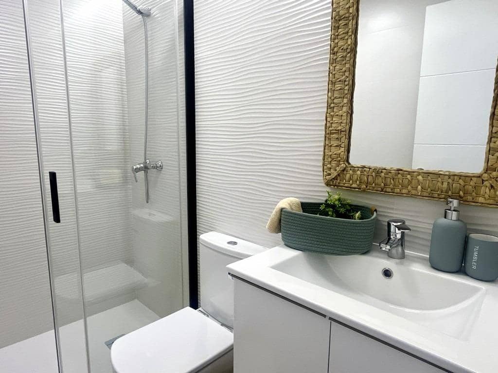 3 bedroom Apartment for sale in Punta Prima with pool garage - € 279,000 (Ref: 9860502)
