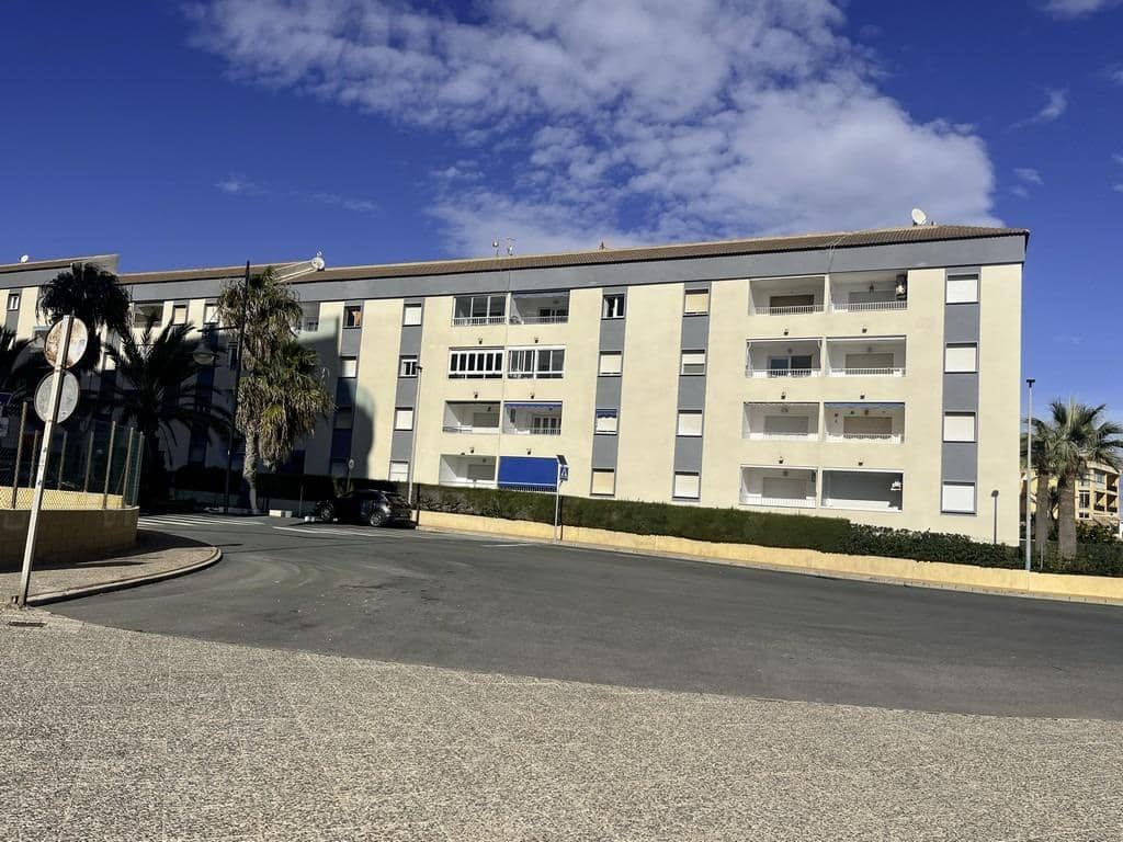 3 bedroom Apartment for sale in Punta Prima with pool garage - € 279,000 (Ref: 9860502)