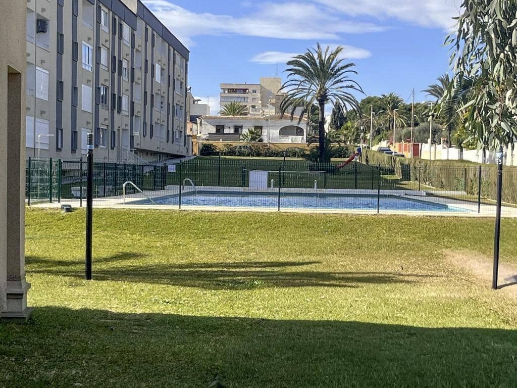 3 bedroom Apartment for sale in Punta Prima with pool garage - € 279,000 (Ref: 9860502)