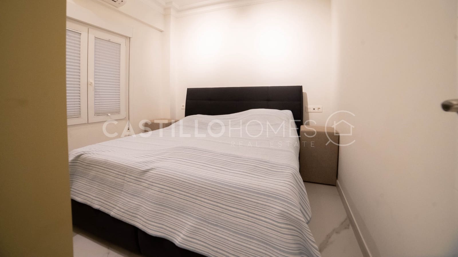 Apartamento de 2 habitaciones en Torrevieja en venta - 349.000 € (Ref: 8970735)