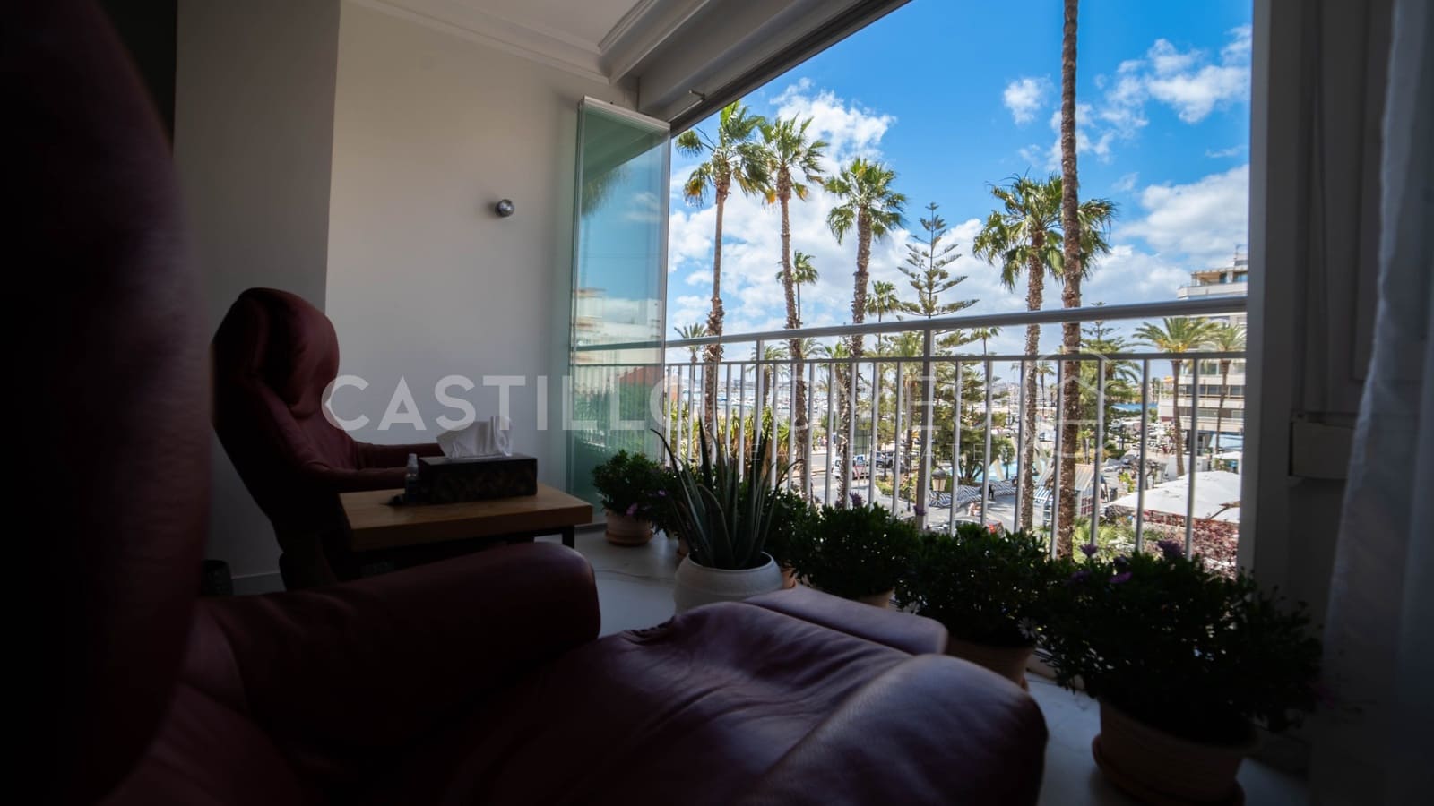 Apartamento de 2 habitaciones en Torrevieja en venta - 349.000 € (Ref: 8970735)