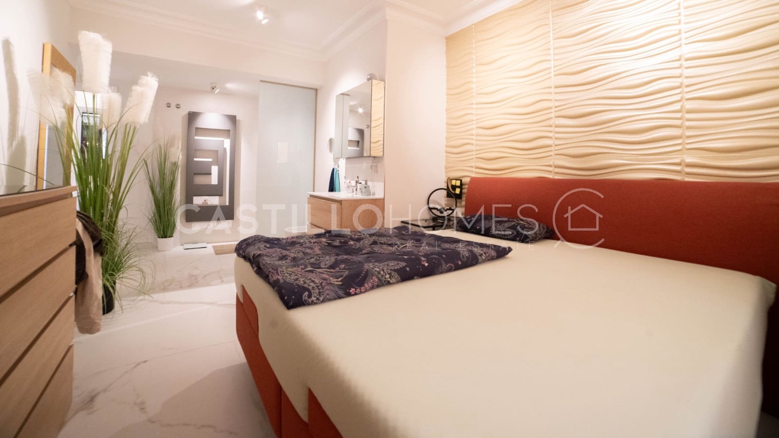 Apartamento de 2 habitaciones en Torrevieja en venta - 349.000 € (Ref: 8970735)