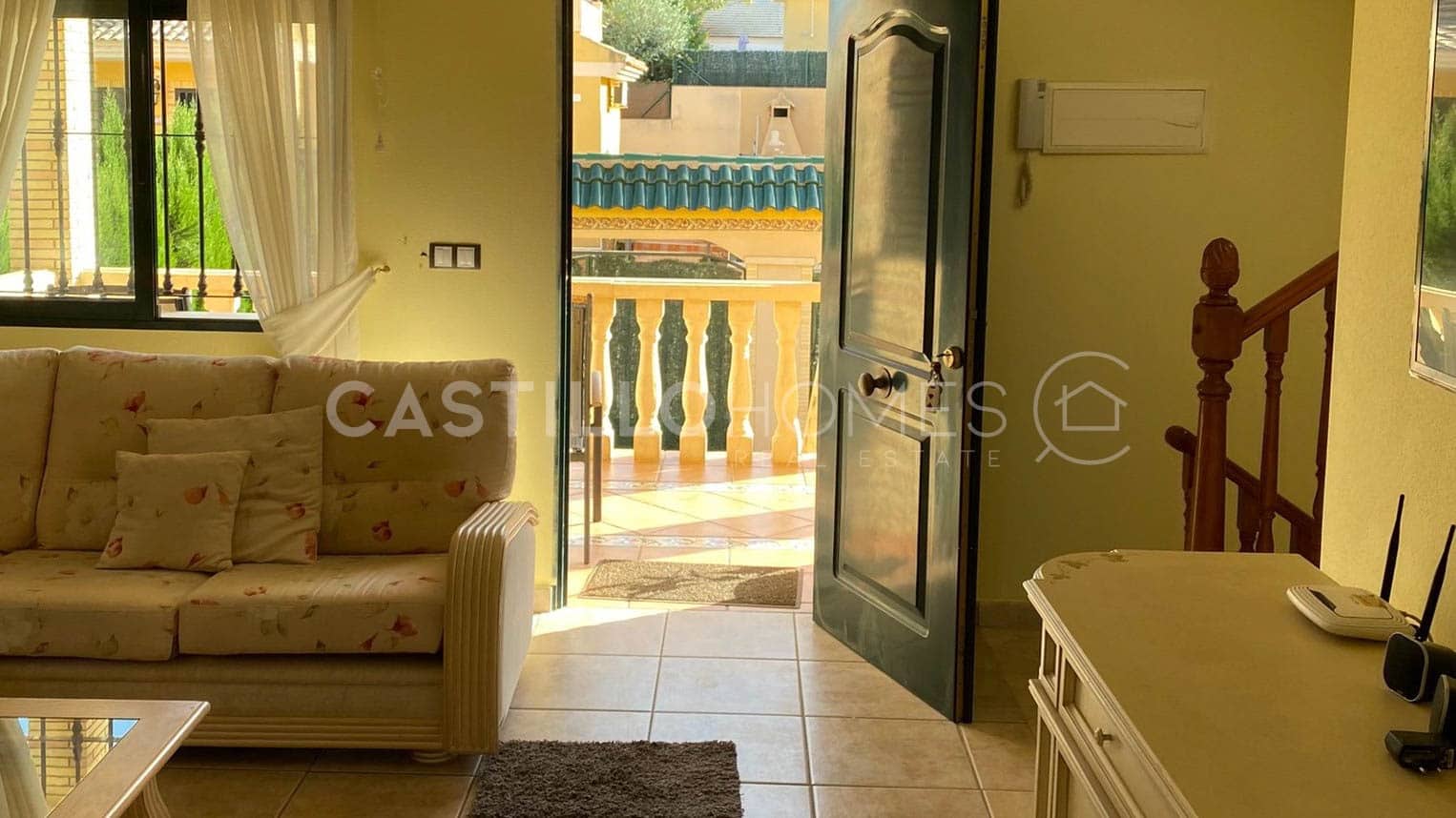 3 quarto Moradia para venda em Villamartin com piscina garagem - 360 000 € (Ref: 8970742)