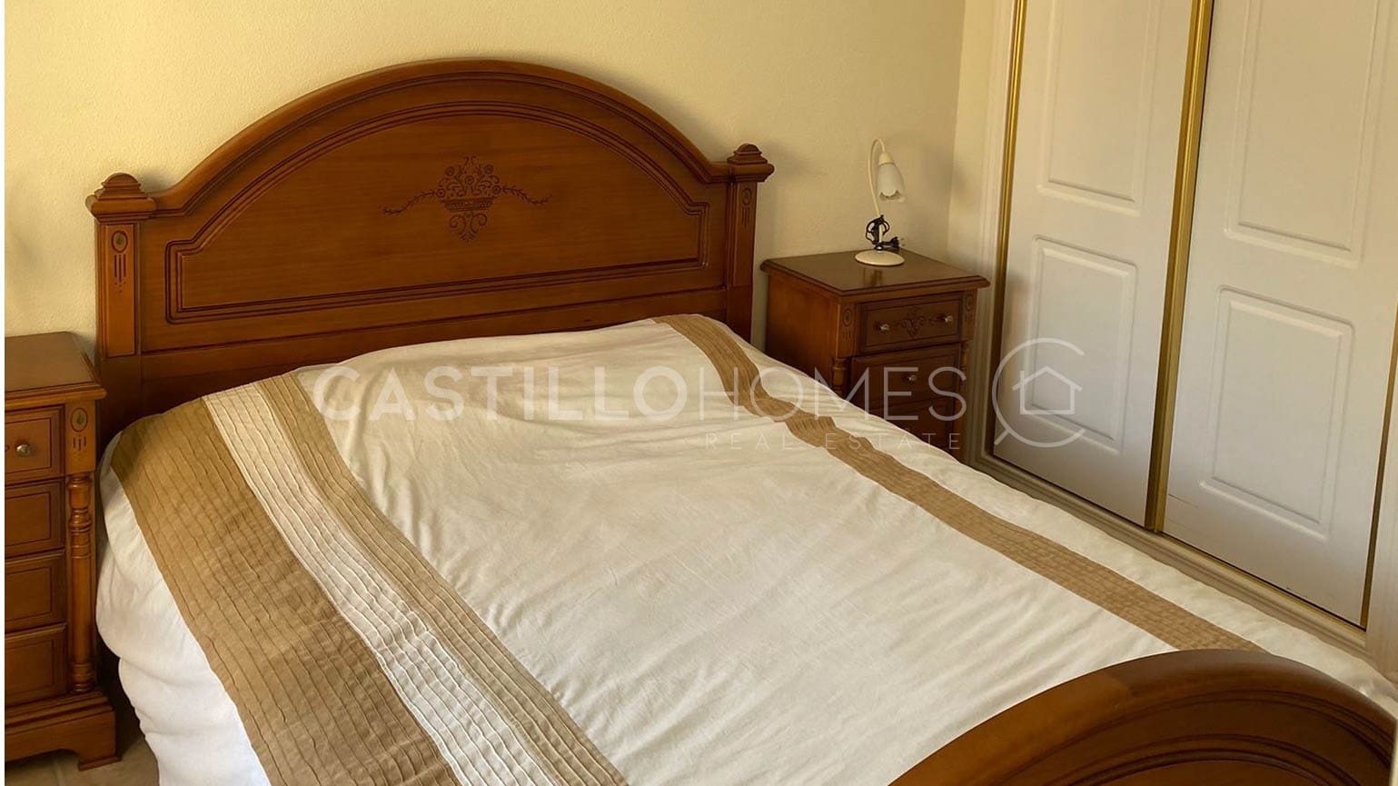 3 quarto Moradia para venda em Villamartin com piscina garagem - 360 000 € (Ref: 8970742)