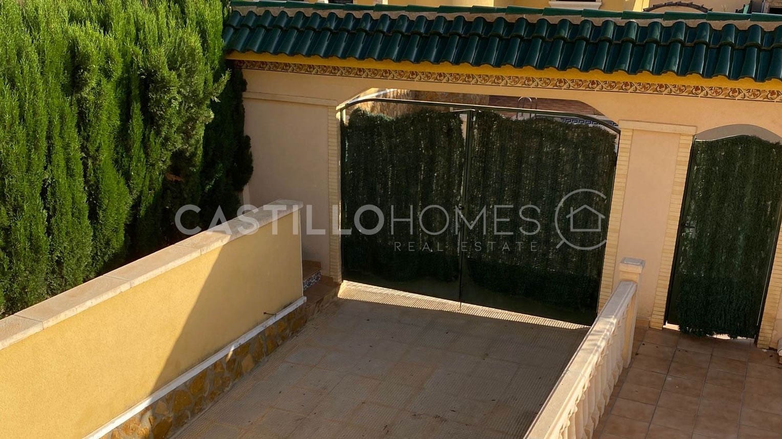 3 quarto Moradia para venda em Villamartin com piscina garagem - 360 000 € (Ref: 8970742)