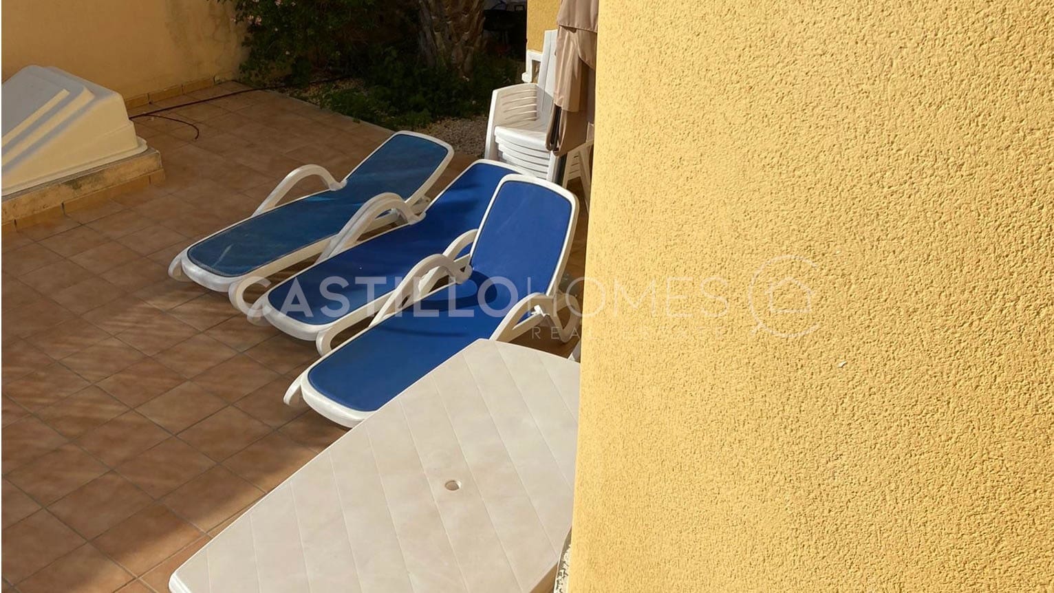 3 quarto Moradia para venda em Villamartin com piscina garagem - 360 000 € (Ref: 8970742)