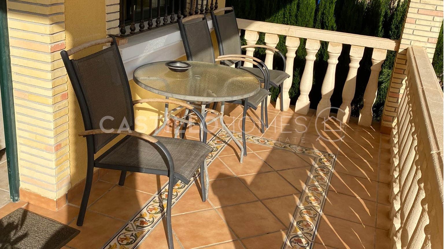 3 quarto Moradia para venda em Villamartin com piscina garagem - 360 000 € (Ref: 8970742)