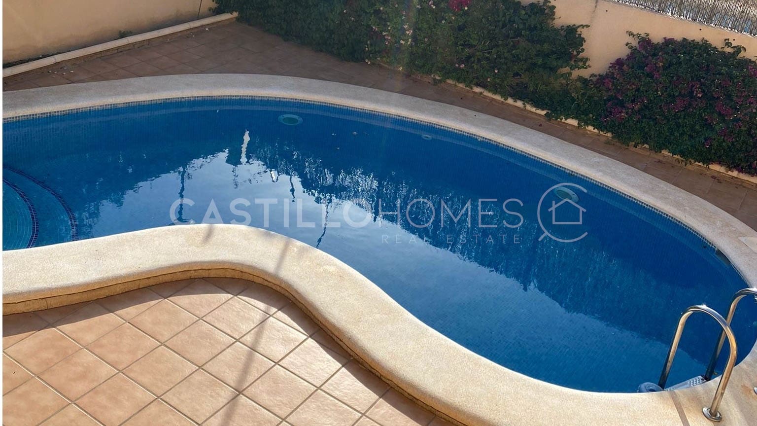 3 quarto Moradia para venda em Villamartin com piscina garagem - 360 000 € (Ref: 8970742)