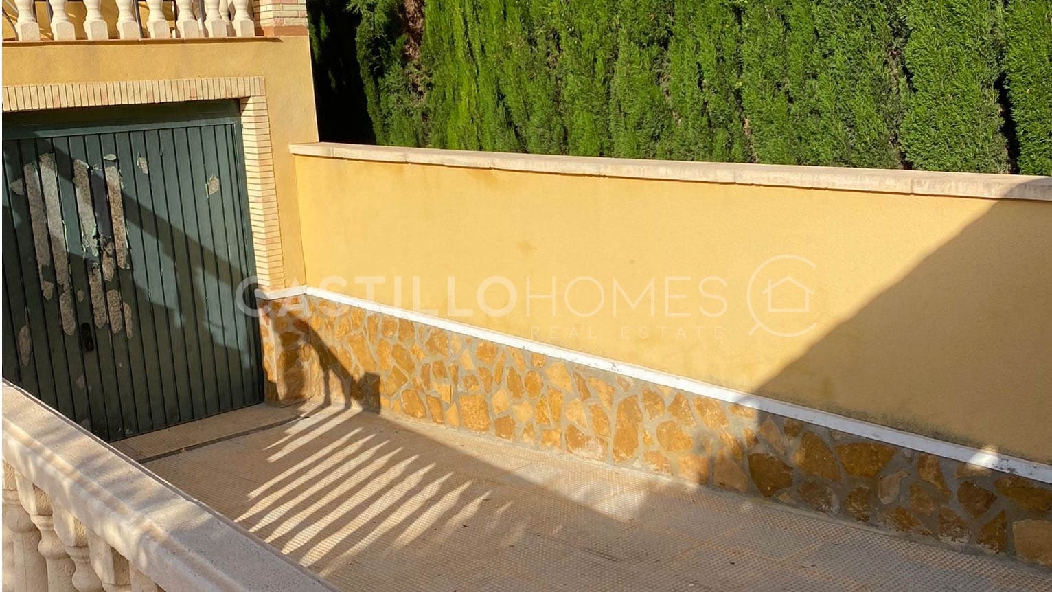 3 quarto Moradia para venda em Villamartin com piscina garagem - 360 000 € (Ref: 8970742)